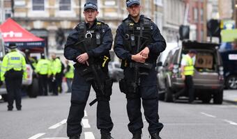 Policja w Londynie: ponad 50 strzałów w kierunku trzech zamachowców. Terroryści zabici na miejscu