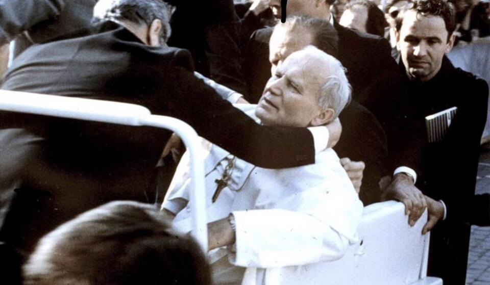 Zamach na Jana Pawła II z 13 maja 1981 roku / autor: Episkopat News; wikimedia commons
