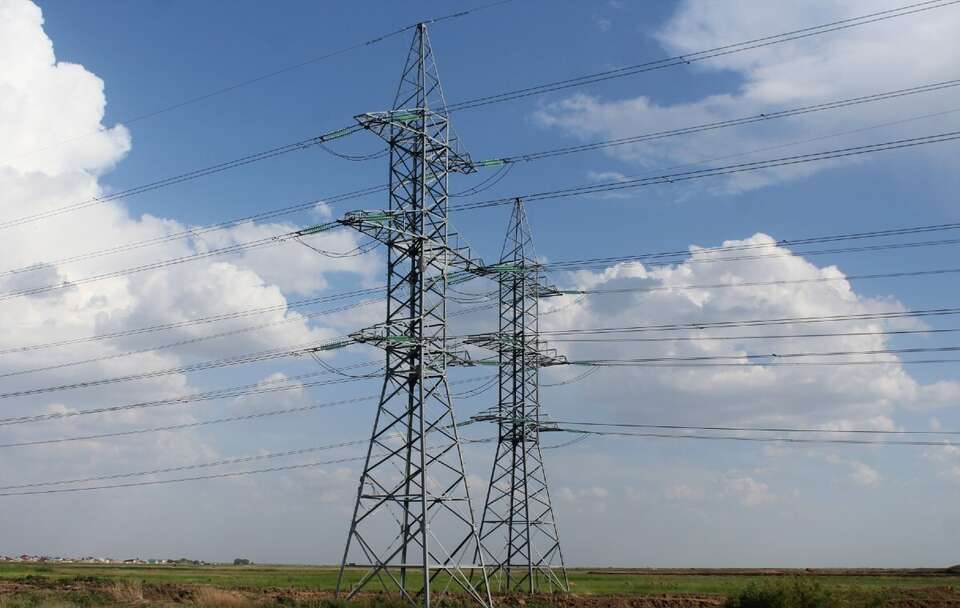 Linia energetyczna / autor: Fratria