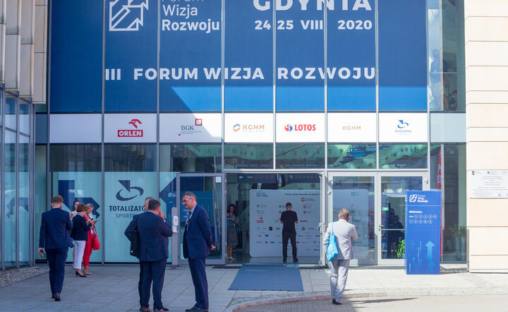 III Forum Wizja Rozwoju rozpoczęło się w Gdyni / autor: Fratria/ Artur Ceyrowski