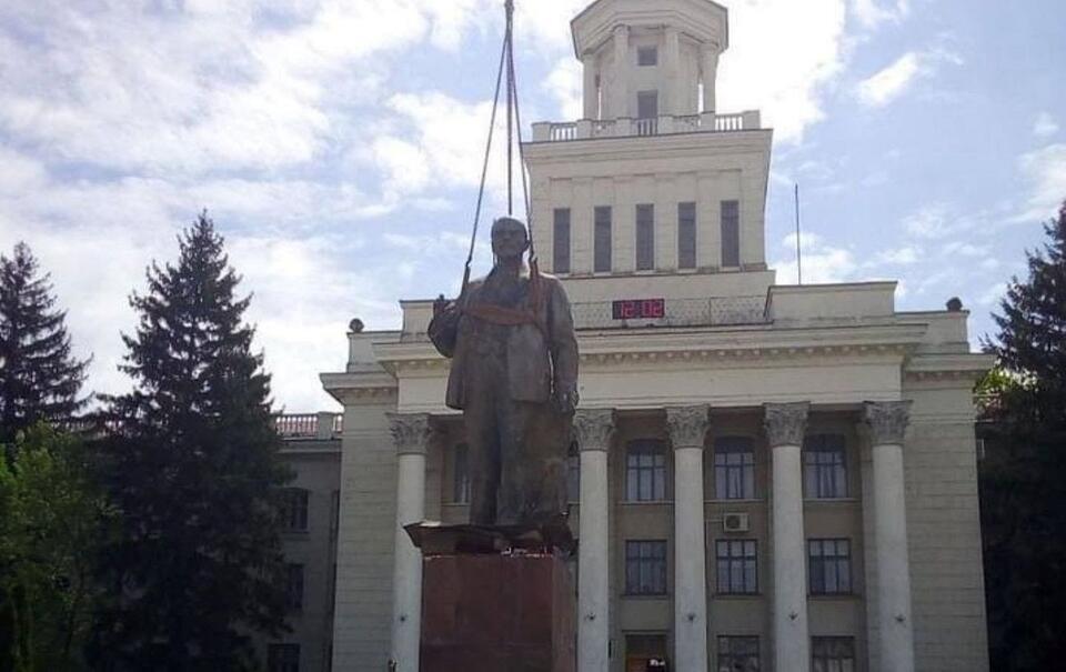 Pomnik Lenina w Nowej Kachowce / autor: Screenshot Twitter @NinaByzantina