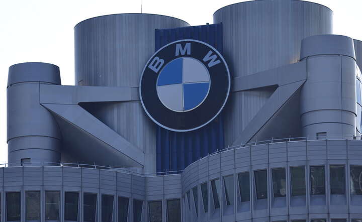 Centrala koncernu BMW w Monachium / autor: PAP/EPA/ANNA SZILAGYI 