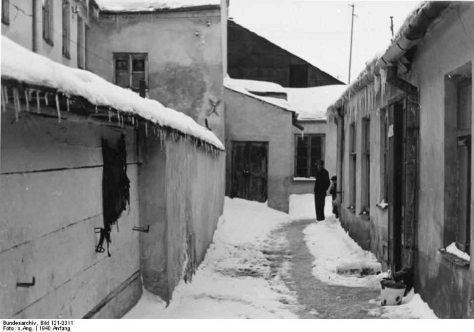 Dzielnica żydowska na początku 1940 r. – późniejsze getto. Fot. Wikipedia.pl