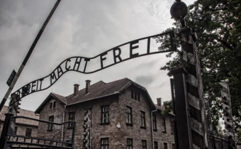Londyn przekaże 300 tys. funtów Fundacji Auschwitz-Birkenau