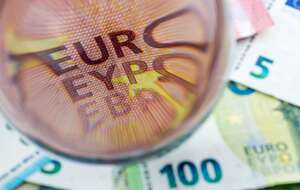 Od 2020 roku wartość gotówki i depozytów gospodarstw domowych w krajach UE powiększyła się o 15 proc., do 12,1 bln euro / autor: Fratria / AS