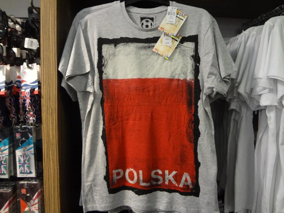 Koszulka z napisem "Polska" w londyńskim sklepie, Fot. wPolityce.pl
