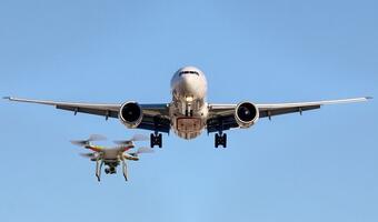 Szaleństwo! Ekolodzy chcą zaatakować lotnisko dronami!