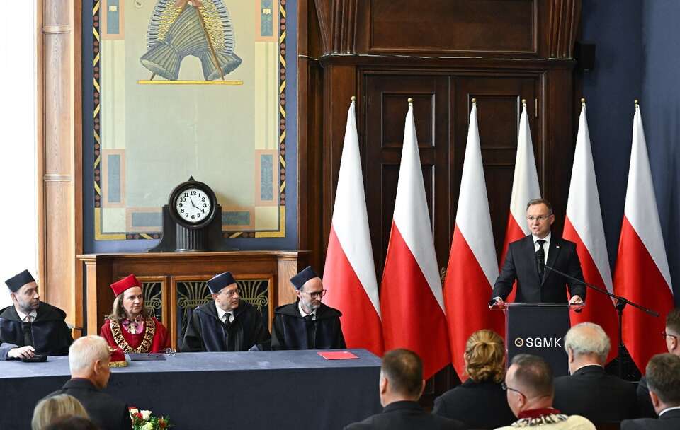 Andrzej Duda podczas inauguracji roku akademickiego 2024/2025 Szkoły Głównej Mikołaja Kopernika w Warszawie / autor: PAP/Radek Pietruszka