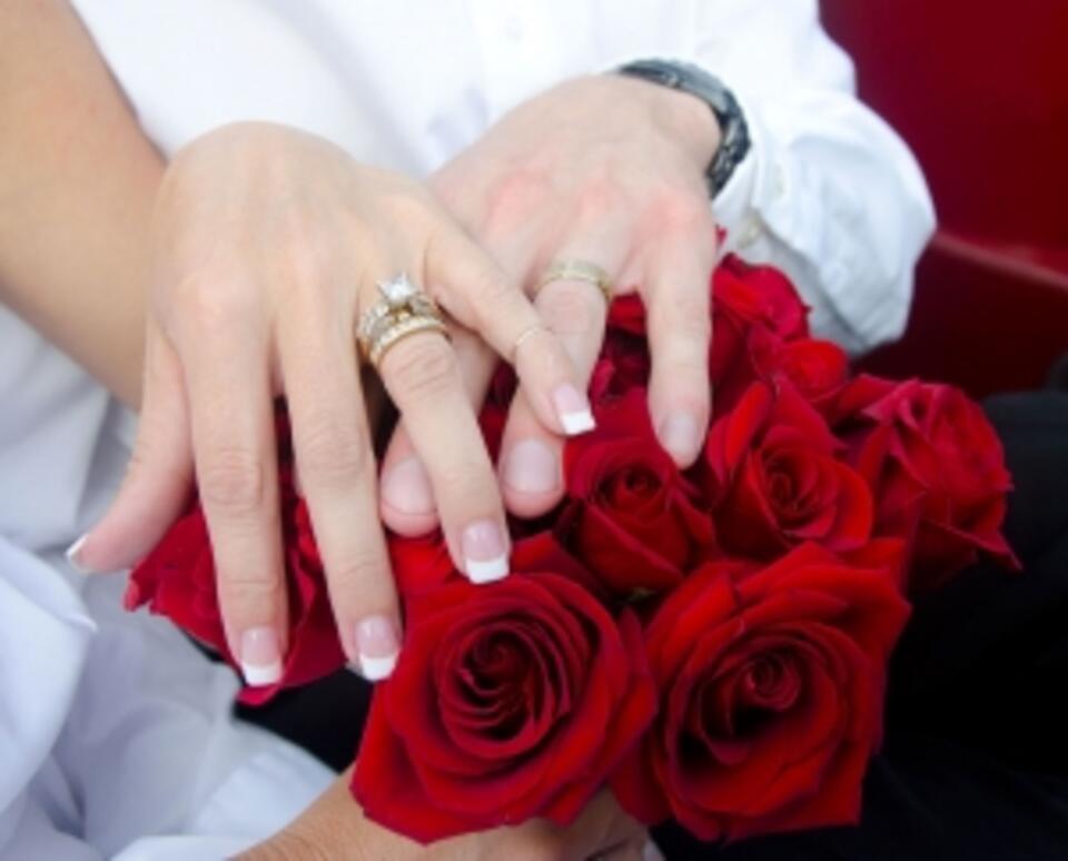 roses-n-rings-1362457-m