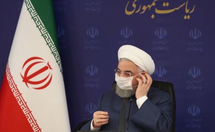 Prezydenta Iranu Hassana Rouhaniego w masce podczas spotkania Narodowej Grupy Zadaniowej ds. Zwalczania Koronawirusa (COVID-19) w Teheranie,18 lipca  / autor: PAP/EPA/PRESIDENT OFFICE HANDOUT
