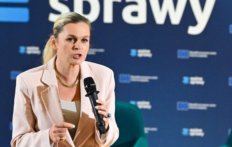 Nowacka przyłapana na kłamstwie! Chodzi o pensje nauczycieli