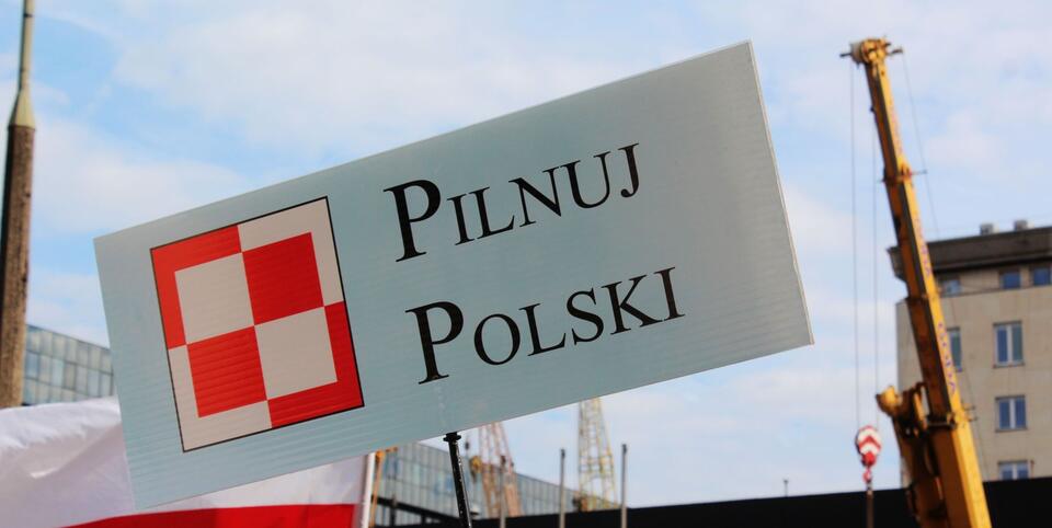 Baner "Pilnuj Polski", zdj. ilustracyjne / autor: wPolityce.pl