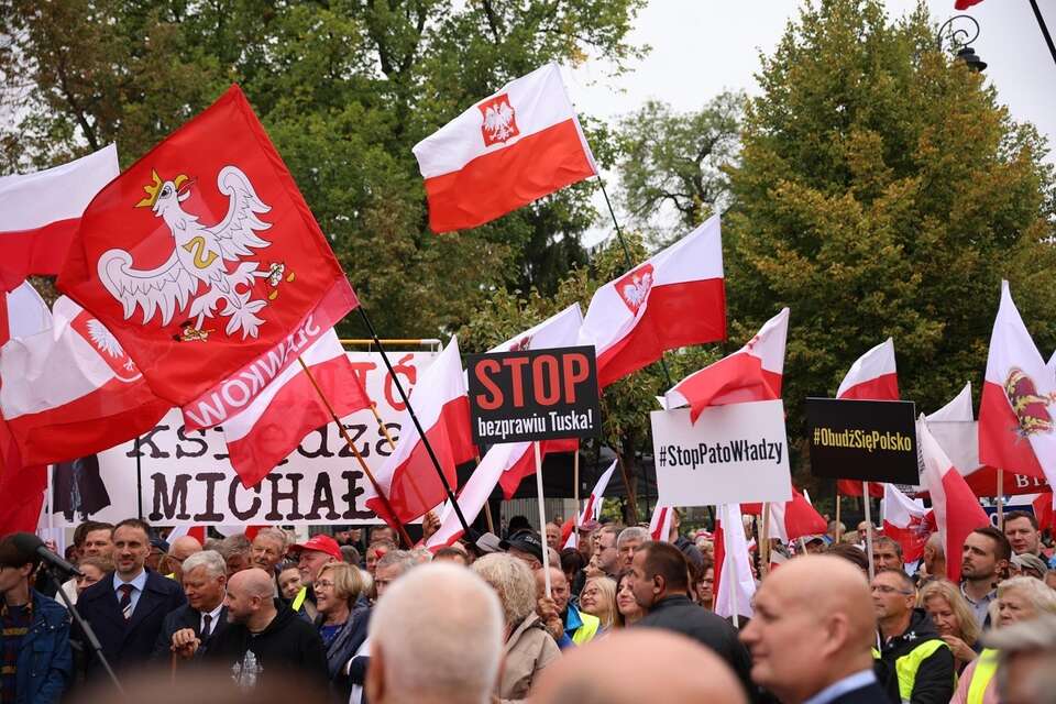 Protest „StopPatoWładzy” przed Ministerstwem Sprawiedliwości / autor: X/BartłomiejWróblewski