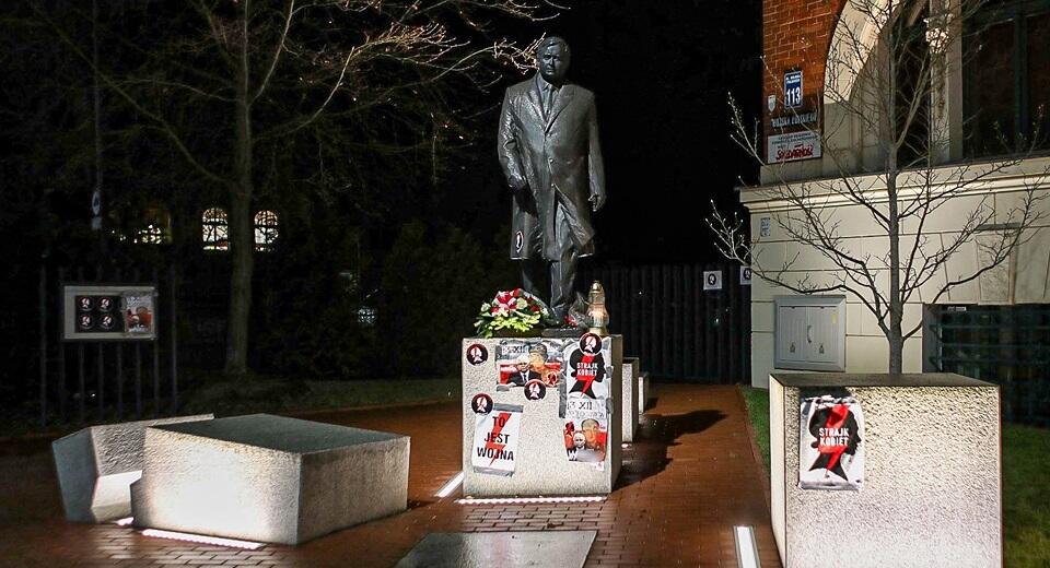 Pomnik Lecha Kaczyńskiego / autor: PAP/Marcin Bielecki
