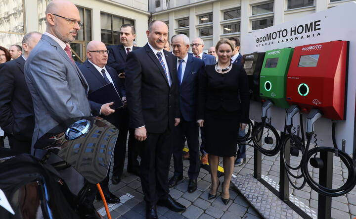 Tchórzewski: Polska liderem elektromobilności w Europie