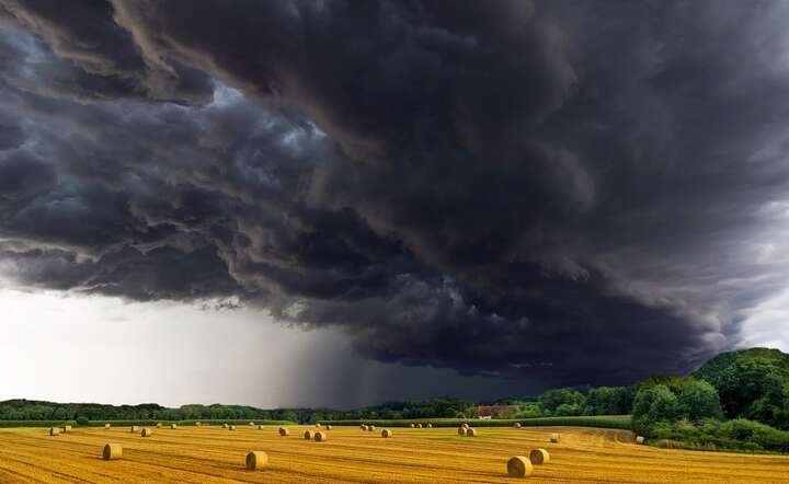 Nad Polskę nadciąga burzowa pogoda i nawalne deszcze / autor: Pixabay