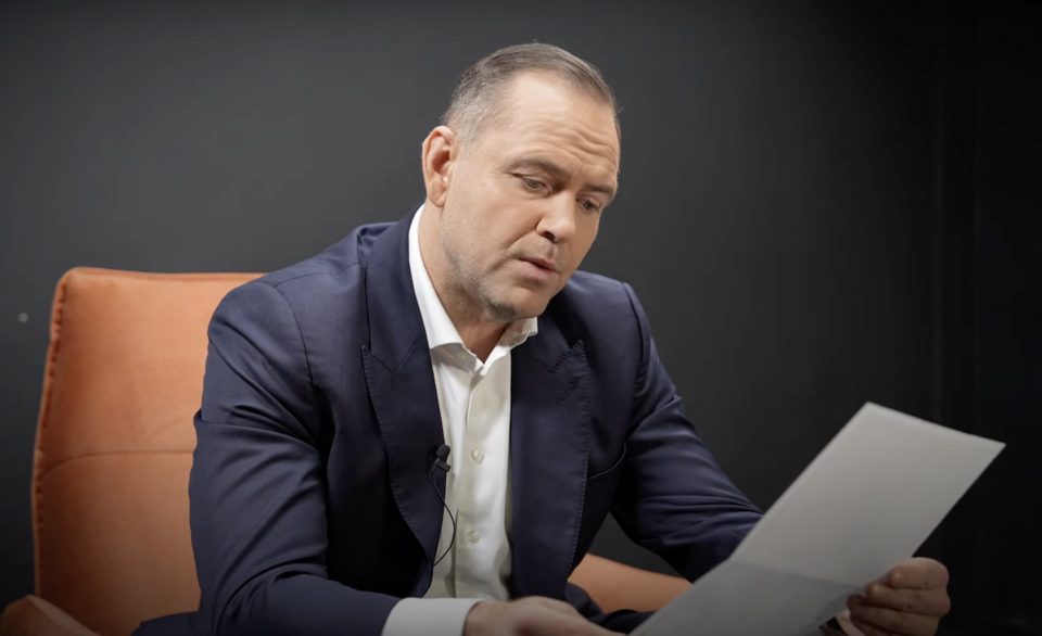 The moving communicative   of Nawrocki&#39;s acquaintance with Mr. Jerzy