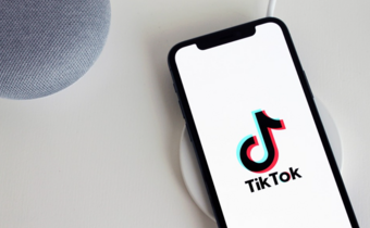 TikTok aktualizuje zasady dotyczące kont politycznych
