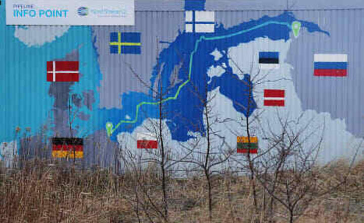 mural ilustrujący przebieg gazociągu Nord Stream / autor: CNBC/Twitter