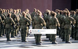 Na zdjęciu żołnierze podczas przysięgi oraz wpis Mariusza Błaszczaka (screen z X) / autor: Fratria/X-Mariusz Błaszczak (screen)