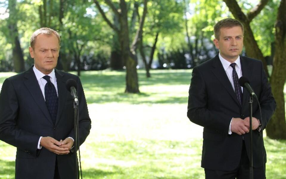 W czasie wspólnej konferencji. Potem Tusk przestał odbierać telefony od Arłukowicza. Fot. PAP