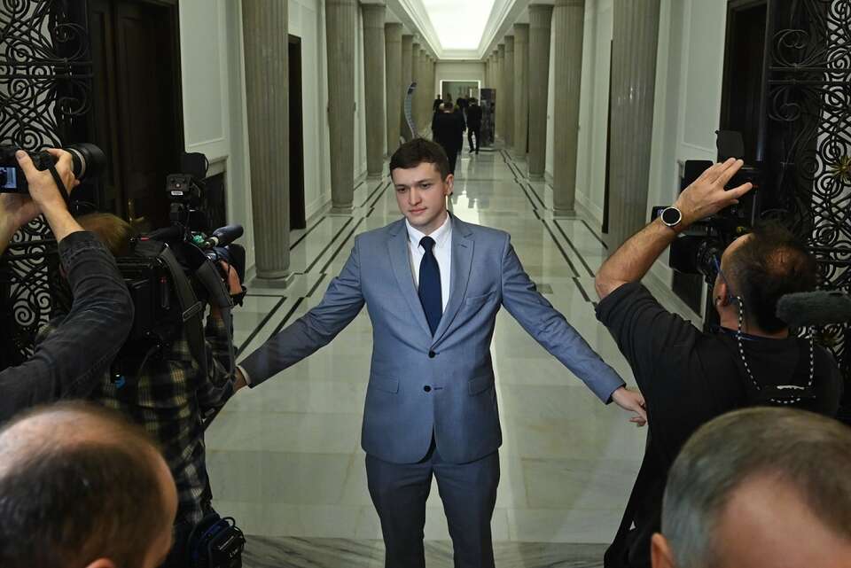 Korytarz sejmowy - rozpoczęły się tajne obrady / autor: PAP/Piotr Nowak