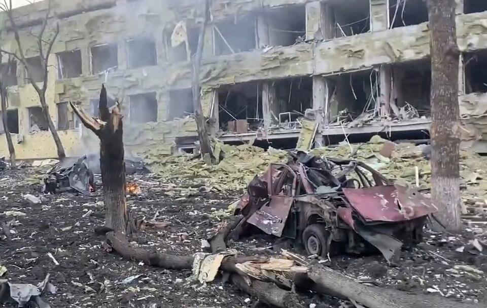 Zniszczony po rosyjskim nalocie sierociniec i szpital położniczy w Mariupolu / autor: PAP/Siły Zbrojne Ukrainy 