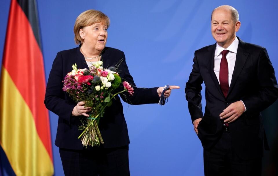 Angela Merkel i Olaf Scholz / autor: PAP/EPA/CLEMENS BILAN
