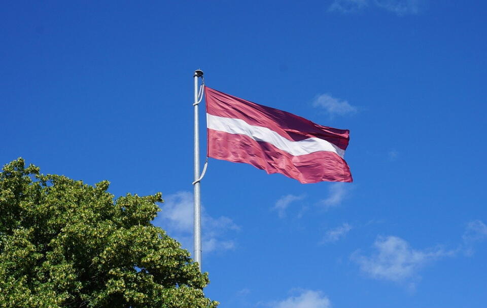 Flaga Łotwy / autor: pixabay.com