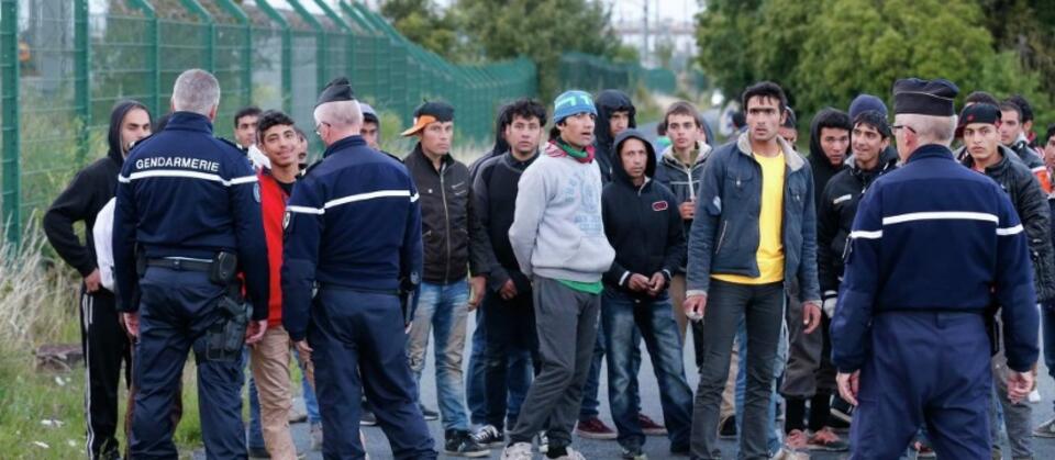 Imigranci w Calais / autor: YouTube