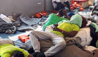 Nielegalni imigranci masowo zasiedlają hotele na Wyspach Kanaryjskich