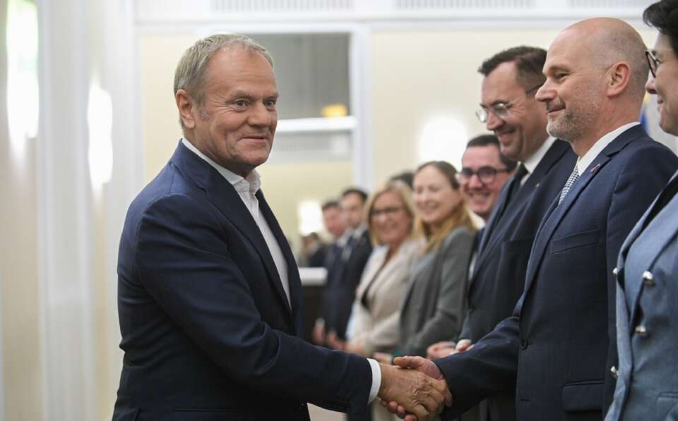 Premier Donald Tusk i minister Maciej Berek / autor: PAP/Marcin Obara