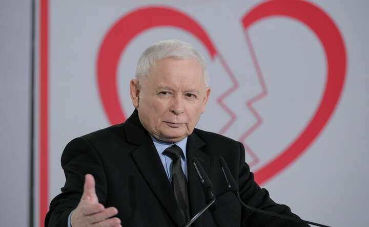 Prezes PiS Jarosław Kaczyński podczas konferencji prasowej w Centrum Prasowym Foksal w Warszawie / autor: PAP/Mateusz Marek