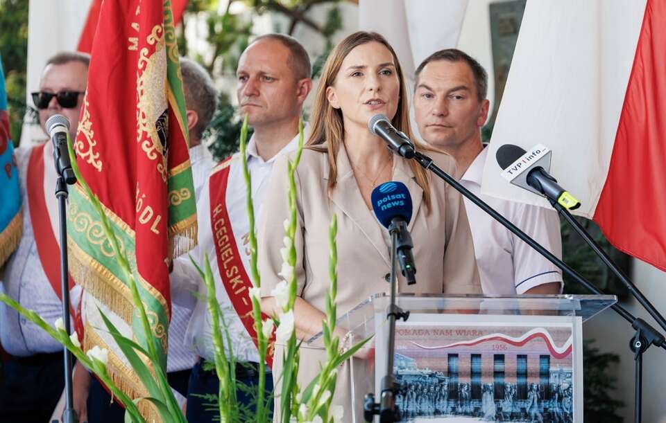 Sobkowiak-Czarnecka ocenzurowała narodowca? Szokujące zdjęcie