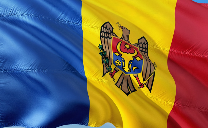 Flaga Mołdawii. / autor: Pixabay
