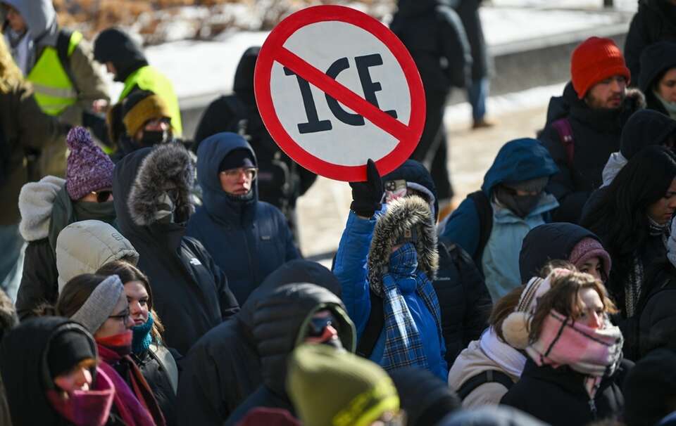żabol ICE próbował wedrzeć się do konsulatu Ekwadoru