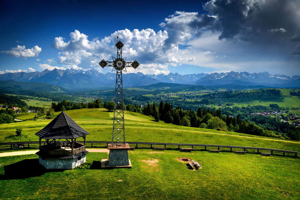 Widok na Tatry z Czarnej Góry, przed burzą.  / autor: PAP/Łukasz Gągulski