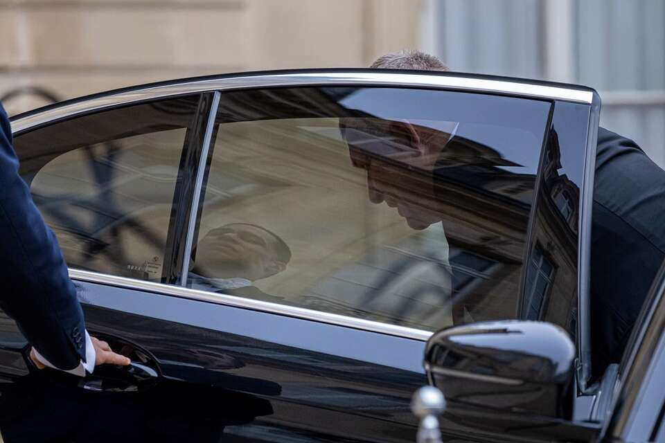 Premier Słowacji Robert Fico, na zdjęciu podczas przyjazdu na spotkanie z prezydentem Francji do Pałacu Elizejskiego w Paryżu / autor: PAP/EPA