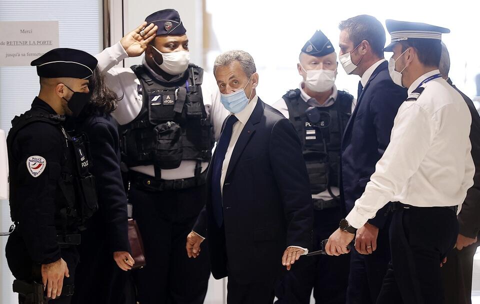 B. prezydent Francji Nicolas Sarkozy podczas procesu / autor: PAP/EPA/IAN LANGSDON
