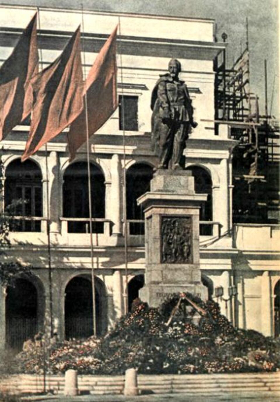 Odsłonięcie pomnika Feliksa Dzierżyńskiego w Warszawie, 20-07-1951, Stolica nr 14 01-08-1951, za Wikipedia.pl