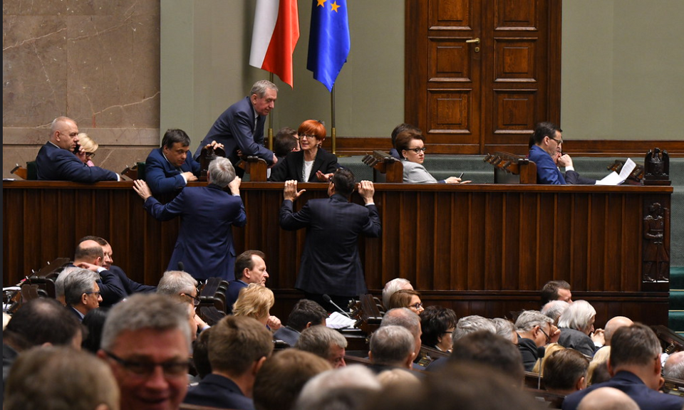 Sejm, 'tramwaj' rządowy / autor: Flickr: SEJM RP