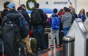 American Airlines / autor: 	PAP/EPA/SHAWN THEW