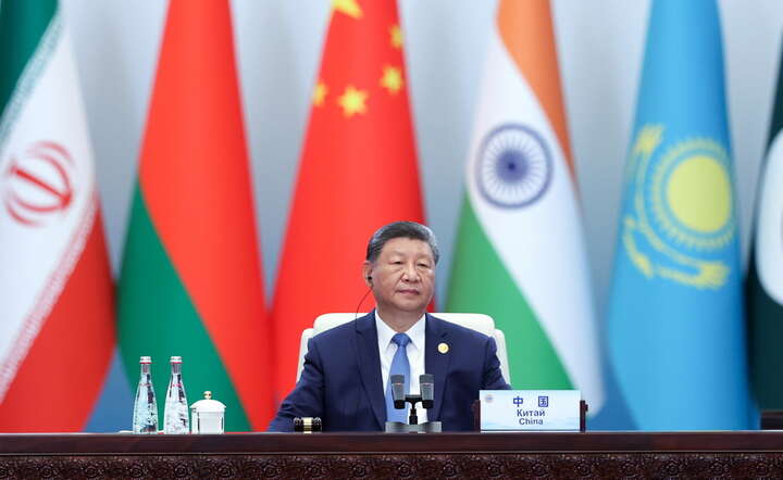 Prezydent Chin Xi Jinping na szczycie Szanghajskiej Organizacji Współpracy / autor: PAP/EPA/IRANIAN PRESIDENCY 