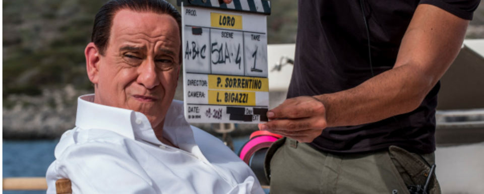 Tony Servillo jako Silvio Berlusconi na planie filmu "Loro"/Gutek Film