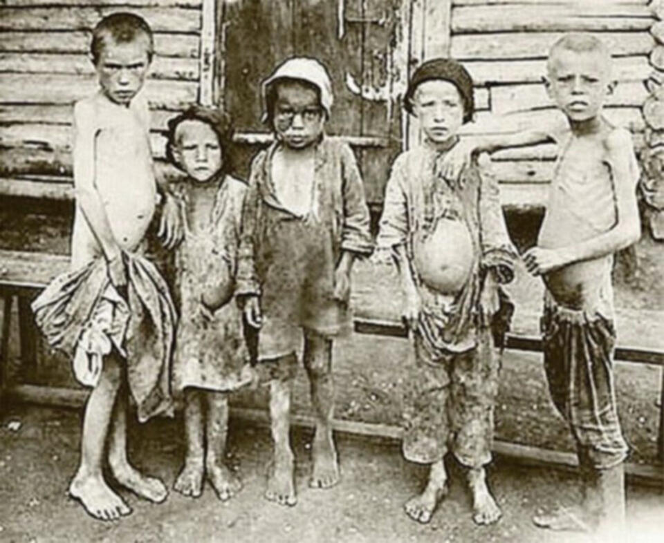 Dzieci ukraińskie podczas Wielkiego Głodu / autor: domena publiczna