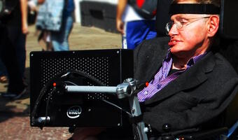 Stephen Hawking apeluje: Wielka Brytania powinna zostać w UE