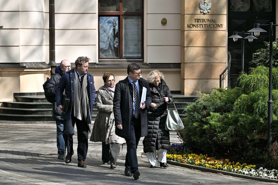 Prof. Dudek o "ślubowaniu": Ostentacyjne naruszenie prawa