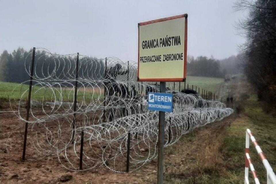 Budowa tymczasowej zapory na granicy z obwodem kaliningradzkim / autor: Twitter/Mariusz Błaszczak