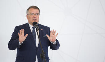 Dera: Tusk nie nadaje się do funkcji publicznych, rządził już