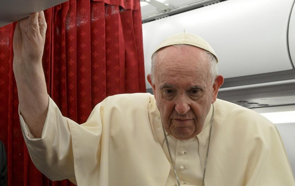 Papież Franciszek / autor: PAP/EPA/CIRO FUSCO